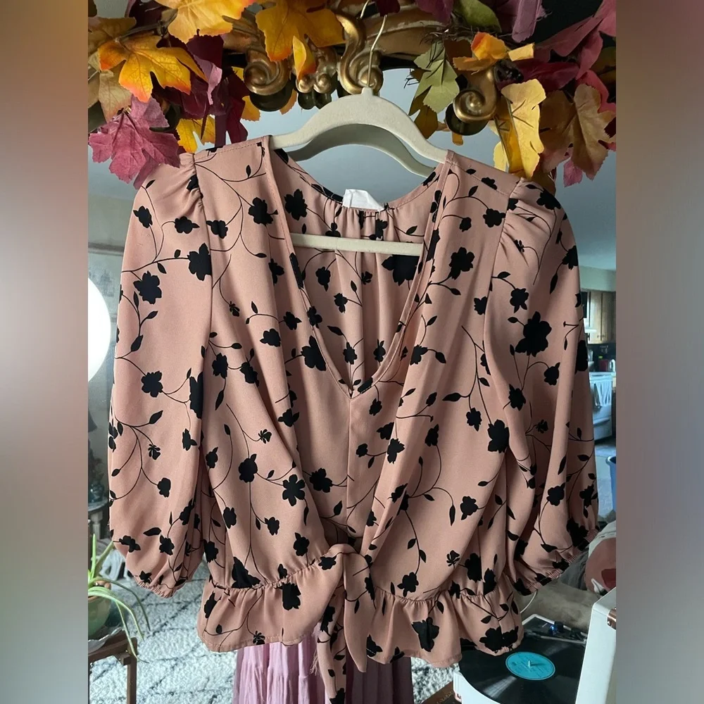 Sienna Sky Dusty Pink and Black Floral Faux Tie Style Crop Top - Picture 1 of 5